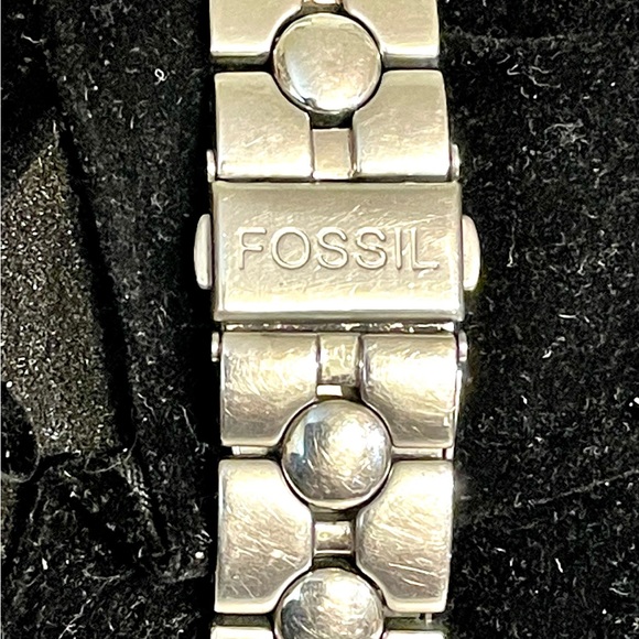 Ladies Vintage Fossil Watch Works! - Picture 4 of 6